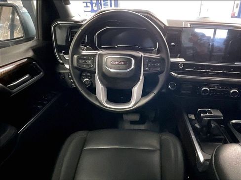 Used 2025 GMC Sierra 1500 Elevation w/ Elevation Premium Package AWD/4WD image 17