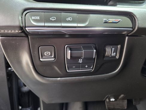 Used 2023 Cadillac Escalade ESV V AWD/4WD image 22