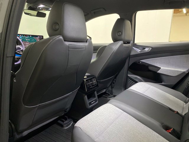 Used 2025 Volkswagen ID.4 Pro RWD image 21