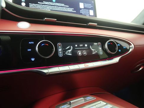 Used 2024 Genesis GV70 3.5T Sport w/ Sport Prestige Package image 26