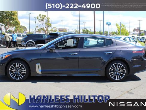 Used 2019 Kia Stinger RWD image 2