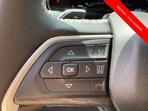 Used 2023 Jeep Grand Cherokee 4WD 4xe image 8