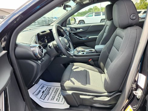 Used 2026 Chevrolet Equinox LT FWD image 12