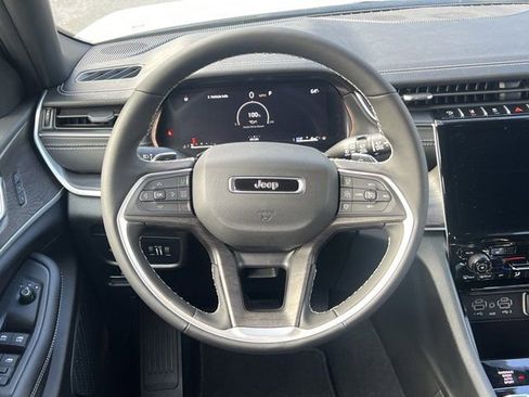 New 2025 Jeep Grand Cherokee Limited image 19