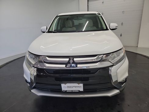 Used 2018 Mitsubishi Outlander ES AWD/4WD image 2