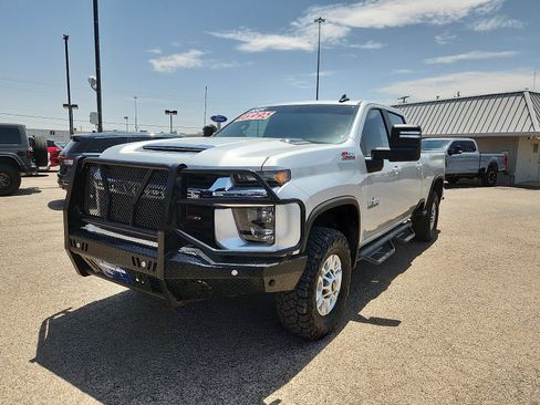 Used 2021 Chevrolet Silverado 2500 LT w/ Texas Edition AWD/4WD image 3