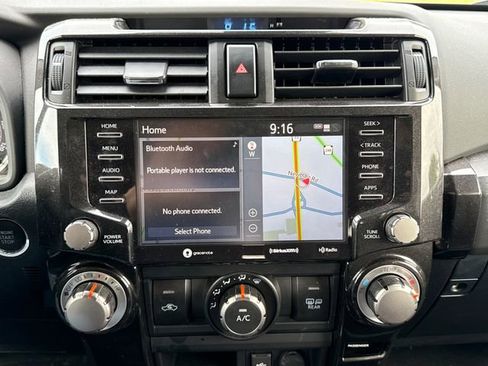 Used 2022 Toyota 4Runner TRD Off-Road Premium AWD/4WD image 29