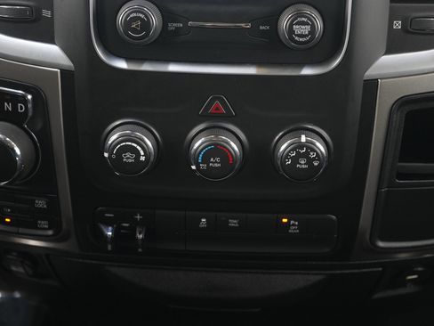 Used 2019 RAM 1500 Classic Warlock image 16