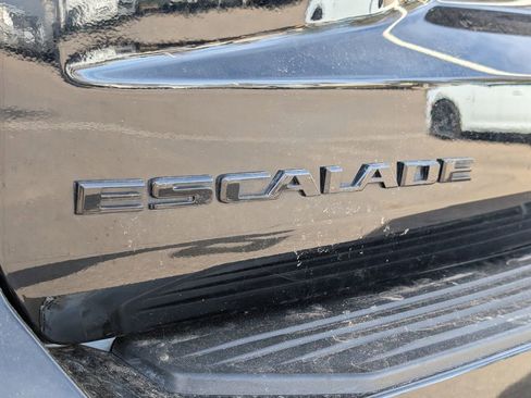 Used 2024 Cadillac Escalade Sport Platinum image 11