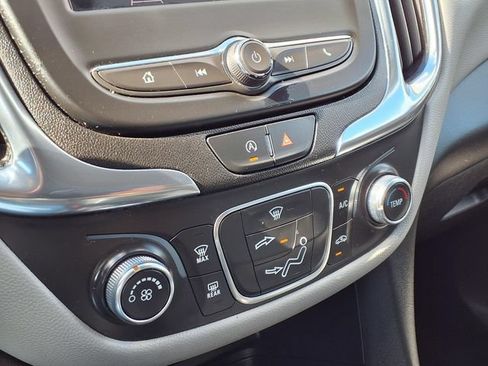 Used 2022 Chevrolet Equinox LT AWD/4WD image 10