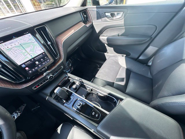Certified 2024 Volvo XC60 B5 Plus w/ Protection Package Premier AWD/4WD image 22