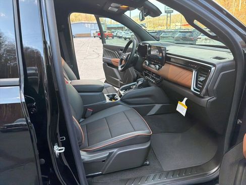 New 2026 GMC Canyon AT4 AWD/4WD image 14