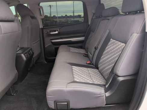 Used 2020 Toyota Tundra SR5 w/ SR5 Convenience Package AWD/4WD image 25