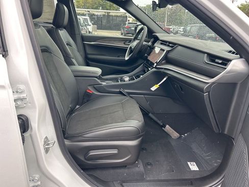 New 2026 Jeep Grand Cherokee Laredo image 24