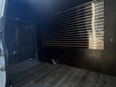 Used 2017 Mercedes-Benz Sprinter 2500 image 18