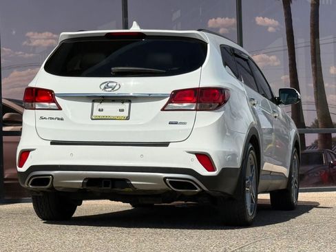 Used 2018 Hyundai Santa Fe AWD w/ Cargo Package image 11