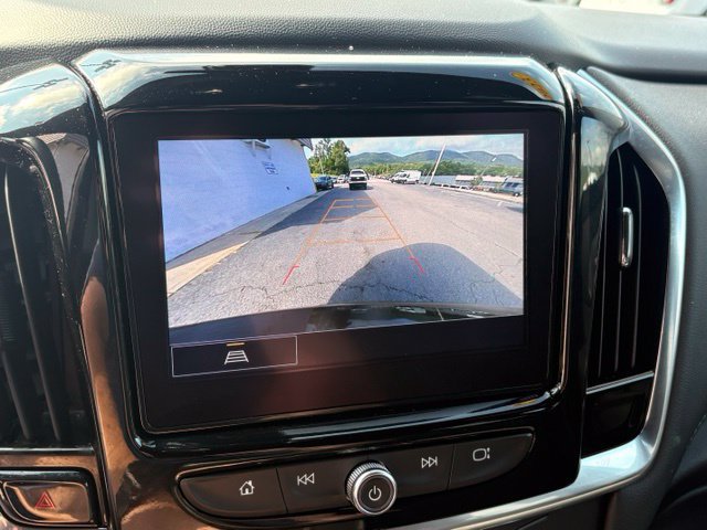 Used 2023 Chevrolet Traverse LT FWD image 5