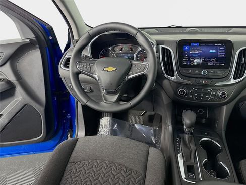 Used 2024 Chevrolet Equinox LT FWD image 23