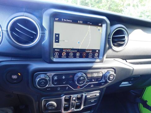 Used 2021 Jeep Gladiator Overland w/ Popular Equipment Package AWD/4WD image 6