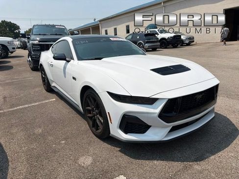 Used 2025 Ford Mustang GT Premium RWD image 1