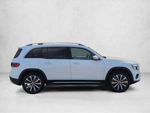 Used 2021 Mercedes-Benz GLB 250 w/ Premium Package image 4