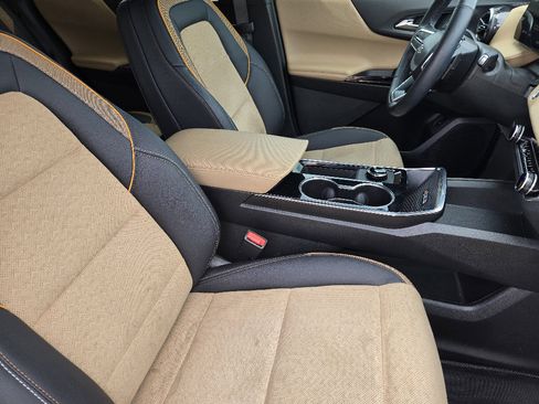 Used 2025 Chevrolet Equinox ACTIV image 19