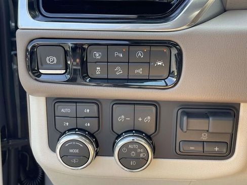 New 2026 GMC Yukon XL Denali w/ Denali Reserve Package image 19