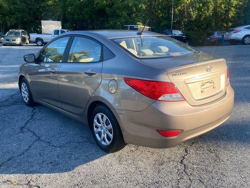 Used 2014 Hyundai Accent GLS FWD image 8