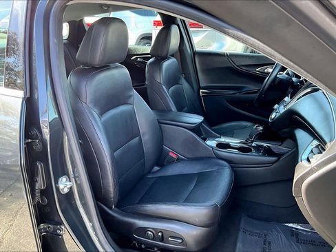 Used 2016 Chevrolet Malibu LT w/ Leather Package image 8