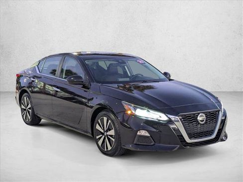 Used 2021 Nissan Altima 2.5 SV image 3