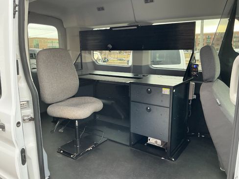Used 2019 Ford Transit 150 XLT image 22