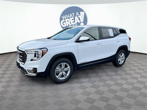 Used 2024 GMC Terrain SLE image 24
