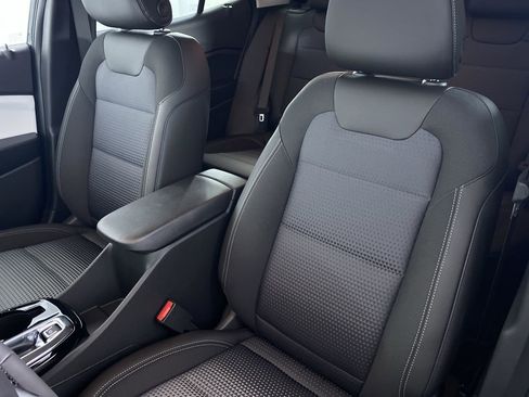 New 2025 Chevrolet Trax LT w/ Driver Confidence Package image 10