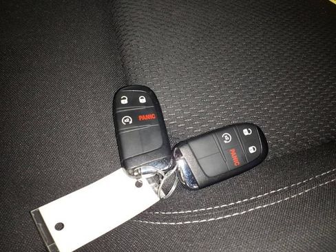 Used 2023 Jeep Renegade Altitude AWD/4WD image 15