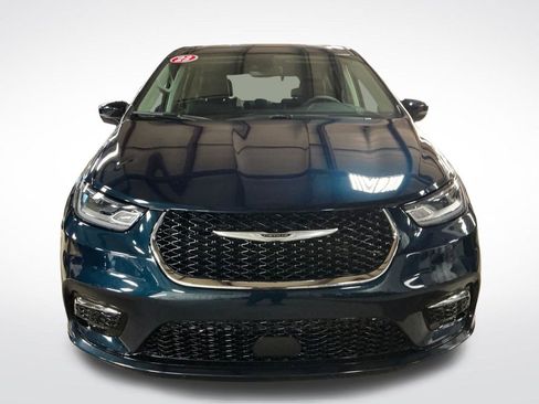 Used 2023 Chrysler Pacifica Touring-L AWD/4WD image 9