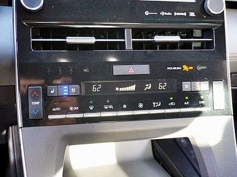 Used 2019 Toyota Avalon XLE image 28