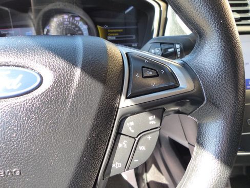 Used 2020 Ford Fusion SE FWD image 27