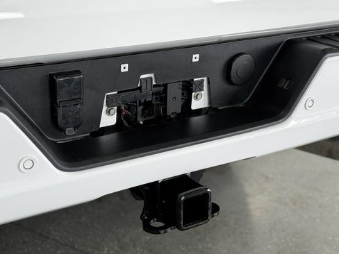 Used 2025 GMC Sierra 2500 AT4 image 40