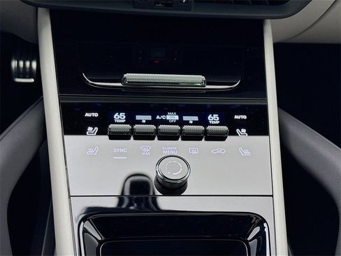 New 2026 Porsche Cayenne S image 24