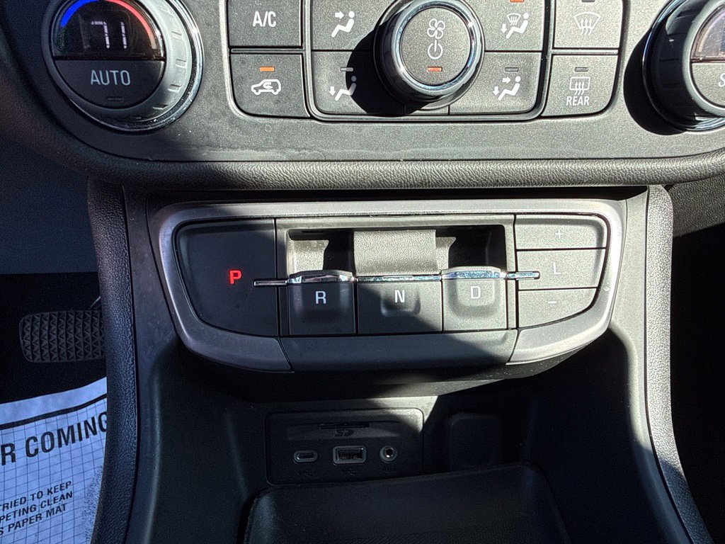 Used 2024 GMC Terrain AT4 AWD/4WD image 34