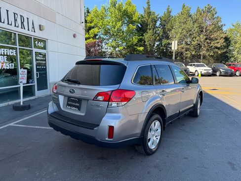 Used 2011 Subaru Outback 2.5i Premium w/ Protection Pkg 1A AWD/4WD image 4