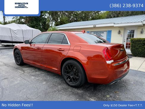 Used 2021 Chrysler 300 Touring w/ Driver Convenience Group RWD image 7