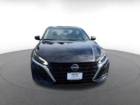Used 2025 Nissan Altima 2.5 SV FWD image 4