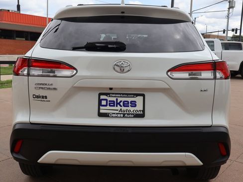 Used 2022 Toyota Corolla Cross LE FWD image 5