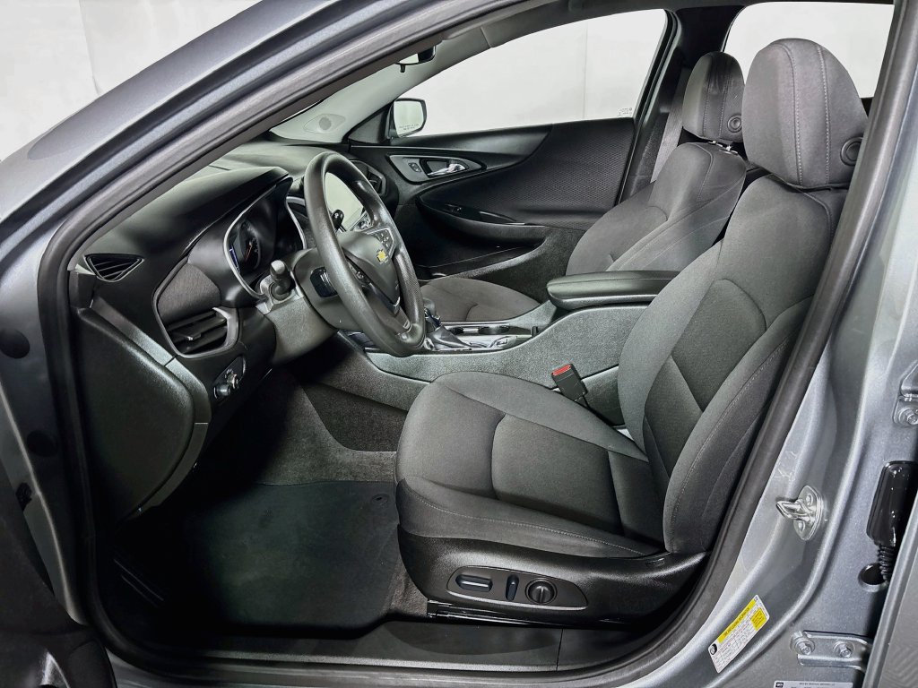 Used 2024 Chevrolet Malibu LT FWD image 11