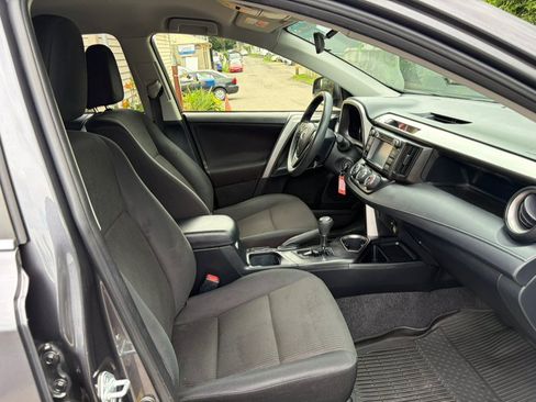 Used 2018 Toyota RAV4 LE w/ All Weather Liner Package AWD/4WD image 27