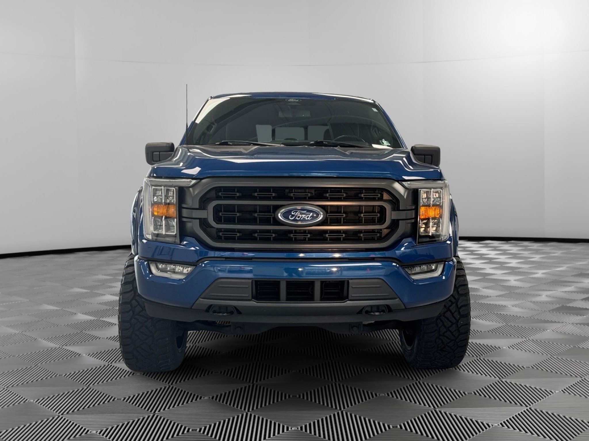 Used 2022 Ford F150 XLT w/ Equipment Group 302A High AWD/4WD image 3