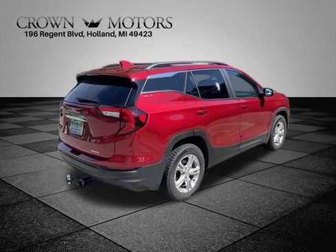 Used 2022 GMC Terrain SLE w/ Driver Convenience Package AWD/4WD image 3