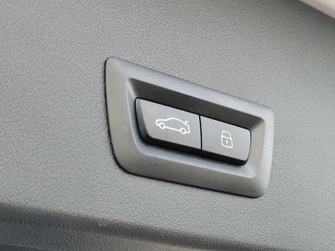 Used 2025 BMW X3 xDrive30i w/ Premium Package image 9