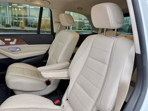 Used 2022 Mercedes-Benz GLS 450 4MATIC image 10